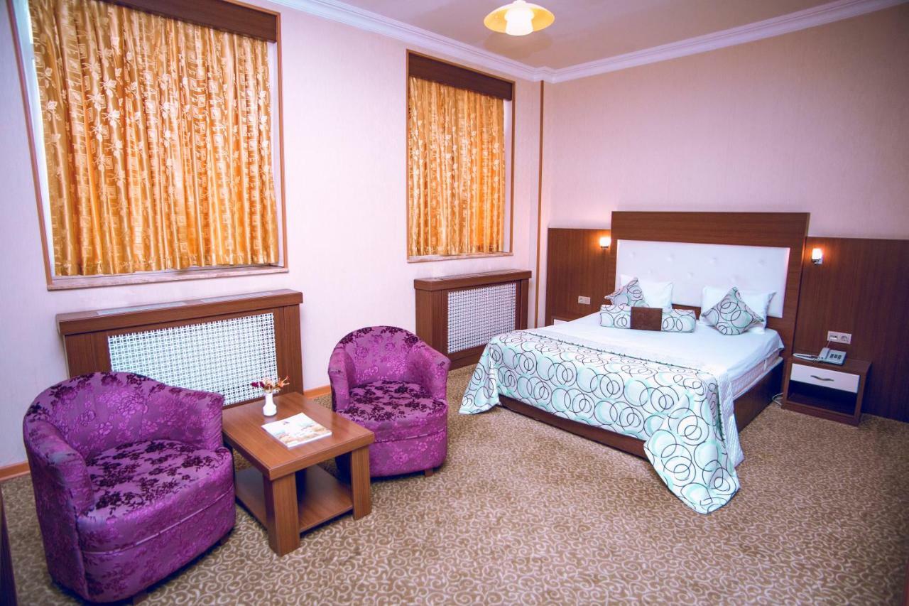 Grand Nakhchivan Hotel Exterior photo